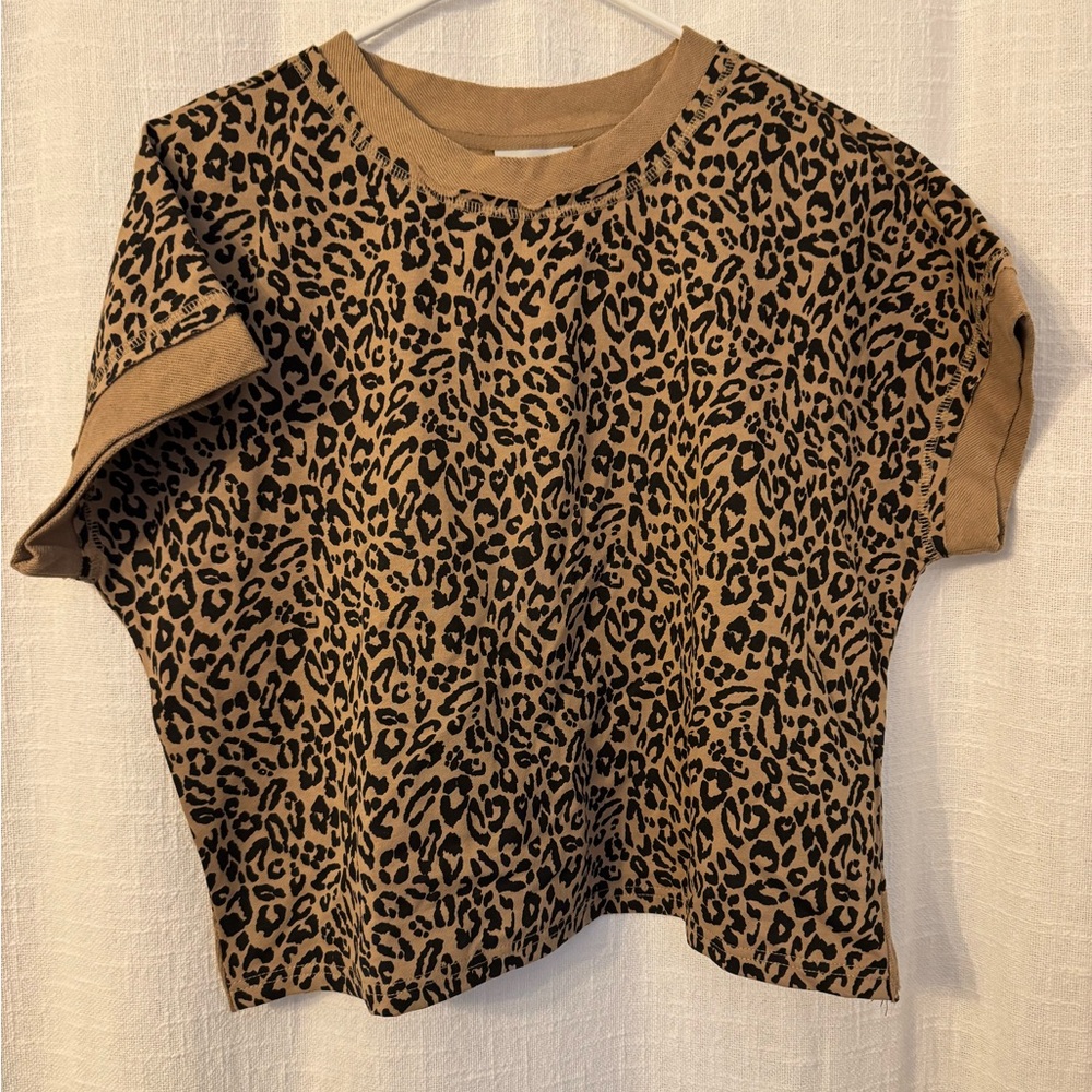 Chic Leopard Print Women's Matching Set